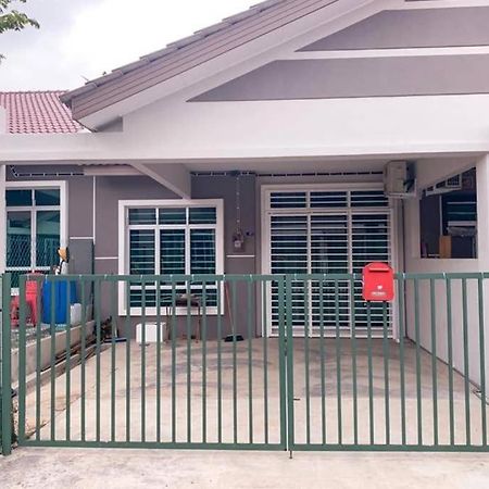 Si_Homestay4U Malacca Exterior photo